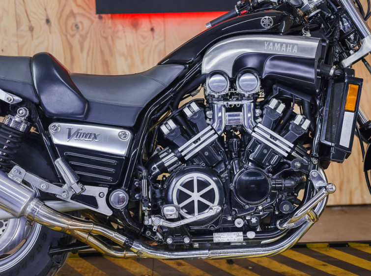 Мотоцикл Yamaha VMAX с пробегом 13814 км