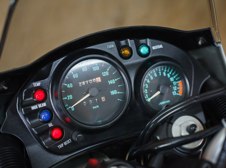 Мотоцикл Kawasaki kle 400 с пробегом 24108 км