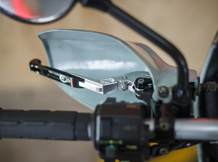 Мотоцикл Kawasaki kle 400 с пробегом 24108 км