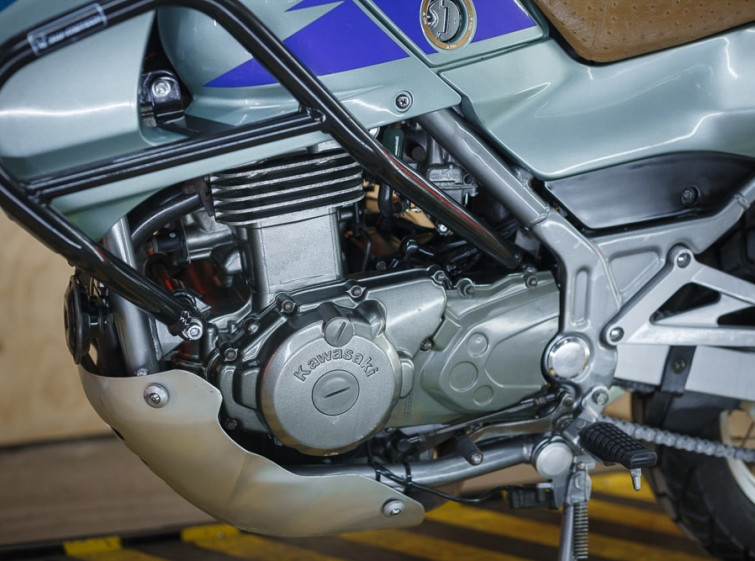 Мотоцикл Kawasaki kle 400 с пробегом 24108 км