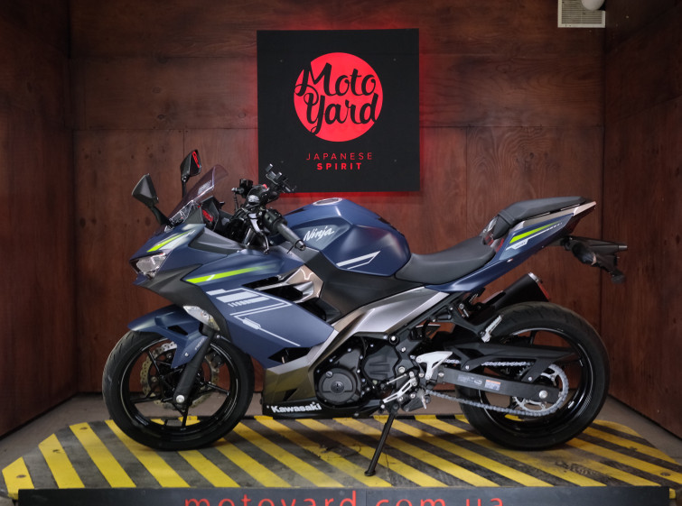 Мотоцикл Kawasaki Ninja 400 з пробігом 15820 км