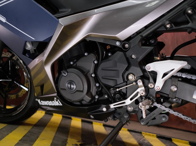 Мотоцикл Kawasaki Ninja 400 з пробігом 15820 км