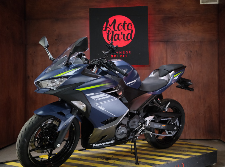 Мотоцикл Kawasaki Ninja 400 з пробігом 15820 км