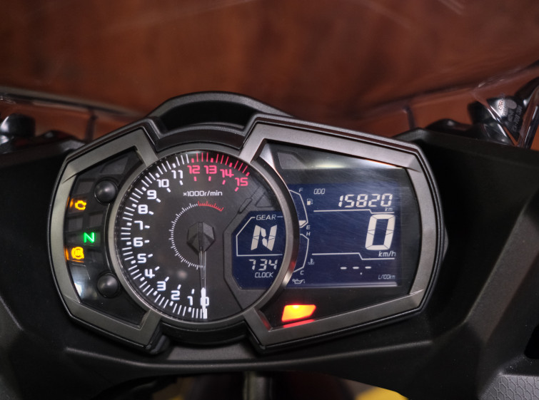 Мотоцикл Kawasaki Ninja 400 з пробігом 15820 км