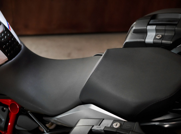 Мотоцикл BMW R1200RS з пробігом 32191км