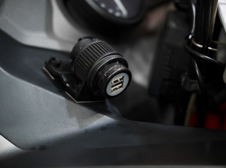 Мотоцикл BMW R1200RS з пробігом 32191км