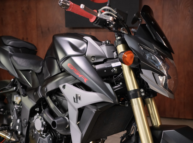 Мотоцикл Suzuki GSR 750 с пробегом 26623 км