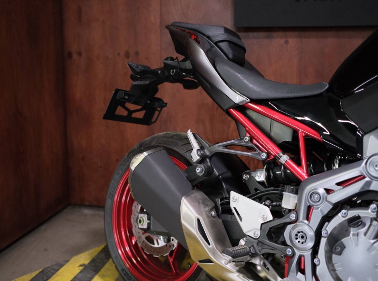 Мотоцикл Kawasaki Z900 с пробегом 9944 км