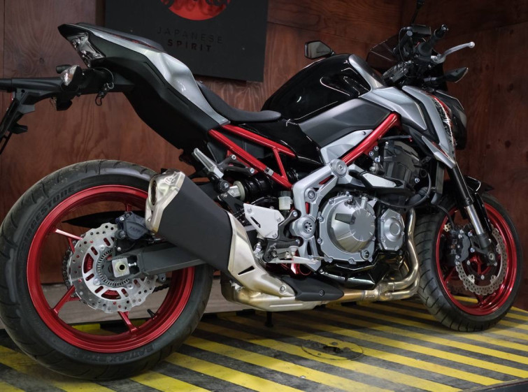 Мотоцикл Kawasaki Z900 с пробегом 9944 км