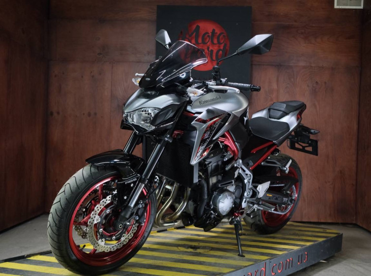 Мотоцикл Kawasaki Z900 с пробегом 9944 км