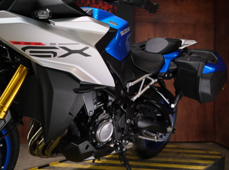Мотоцикл SUZUKI GSX-S1000GX с пробегом 9915 км