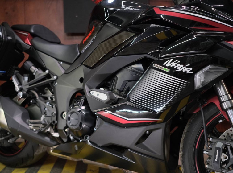 Мотоцикл Kawasaki Ninja 1000 з пробігом 8989 км