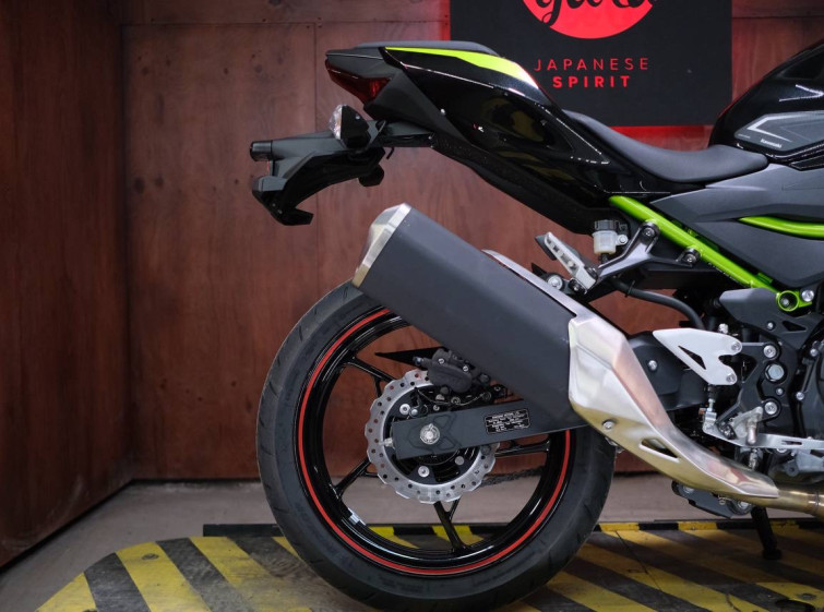 Мотоцикл Kawasaki Z400 с пробегом 4407 км