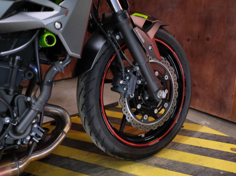 Мотоцикл Kawasaki Z400 с пробегом 4407 км