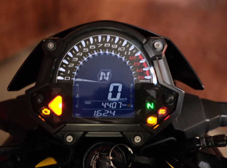 Мотоцикл Kawasaki Z400 с пробегом 4407 км