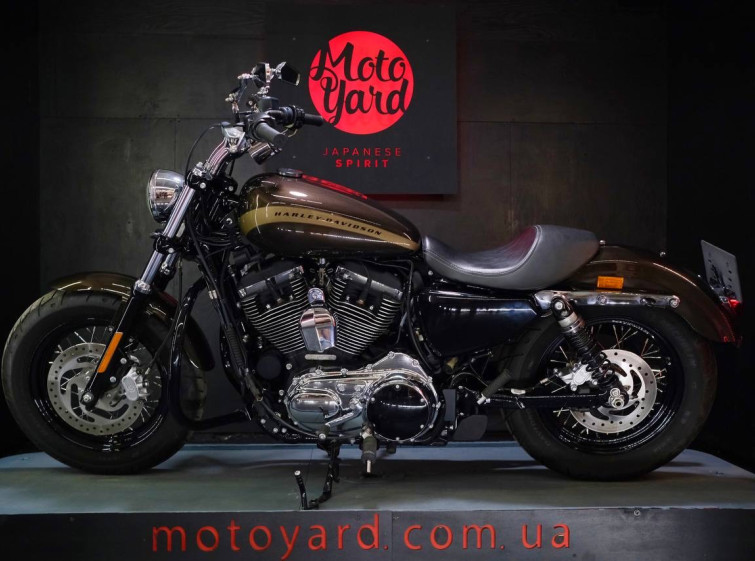 Мотоцикл Harley-Davidson Sportster 1200 Custom [ XL1200C ] с пробегом 4897 км
