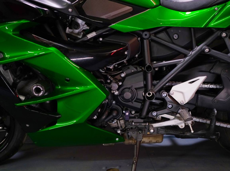 Мотоцикл Kawasaki ninja H2-SX SE с пробегом 13505 км