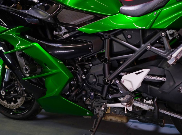 Мотоцикл Kawasaki ninja H2-SX SE с пробегом 13505 км
