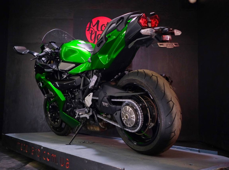 Мотоцикл Kawasaki ninja H2-SX SE с пробегом 13505 км