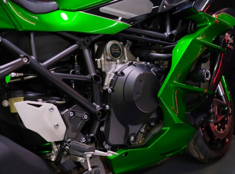 Мотоцикл Kawasaki ninja H2-SX SE с пробегом 13505 км
