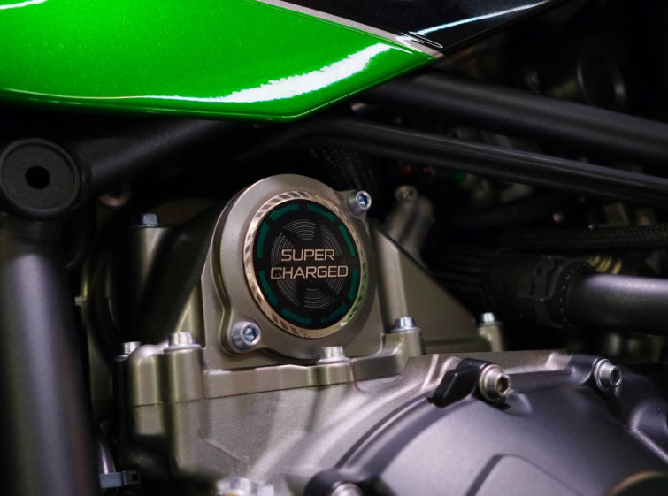 Мотоцикл Kawasaki ninja H2-SX SE с пробегом 13505 км