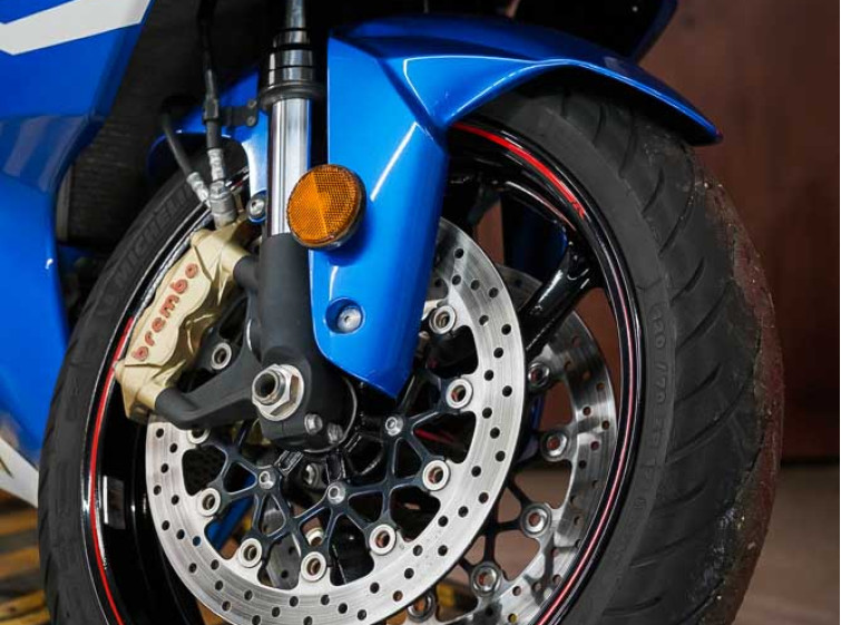 Мотоцикл Suzuki GSX-R 1000 с пробегом 23500 км