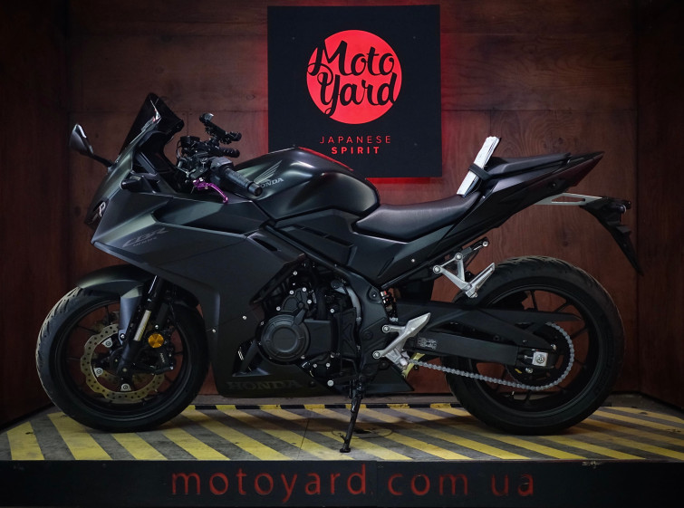 Мотоцикл Honda CBR400R з пробігом 4077 км