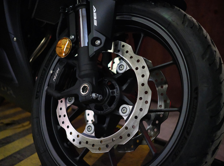 Мотоцикл Honda CBR400R з пробігом 4077 км