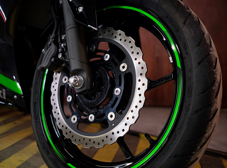 Мотоцикл Kawasaki Ninja 400 с пробегом 10135 км