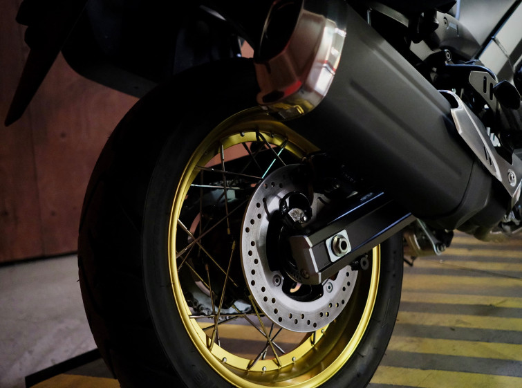 Мотоцикл Suzuki V-Strom 650 Adventure с пробегом 2214 км