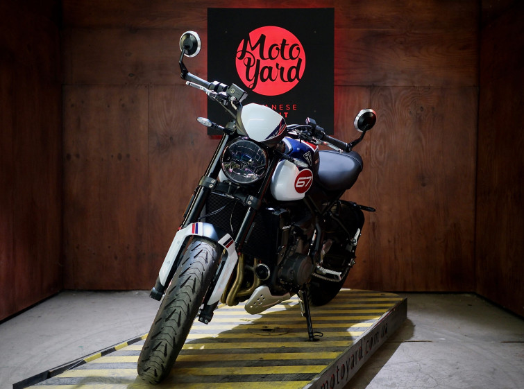 Мотоцикл Triumph Tridant с пробегом 4786 км