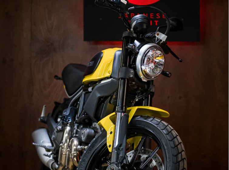 Мотоцикл Ducati Scrambler Icon ABS Состояние нового с пробегом 5959 км