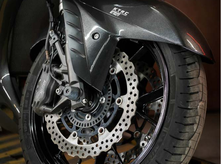 Мотоцикл Kawasaki GTR 1400 Traction ABS 2 Покоління Стан нового з пробігом 15416 км