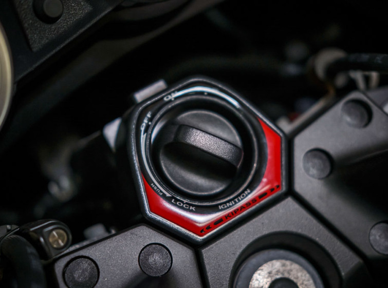 Мотоцикл Kawasaki GTR 1400 Traction ABS 2 Покоління Стан нового з пробігом 15416 км