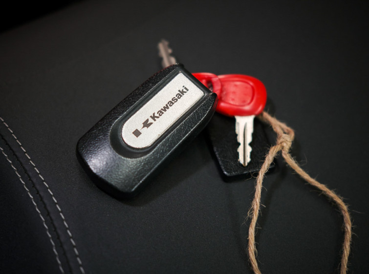 Мотоцикл Kawasaki GTR 1400 Traction ABS 2 Покоління Стан нового з пробігом 15416 км