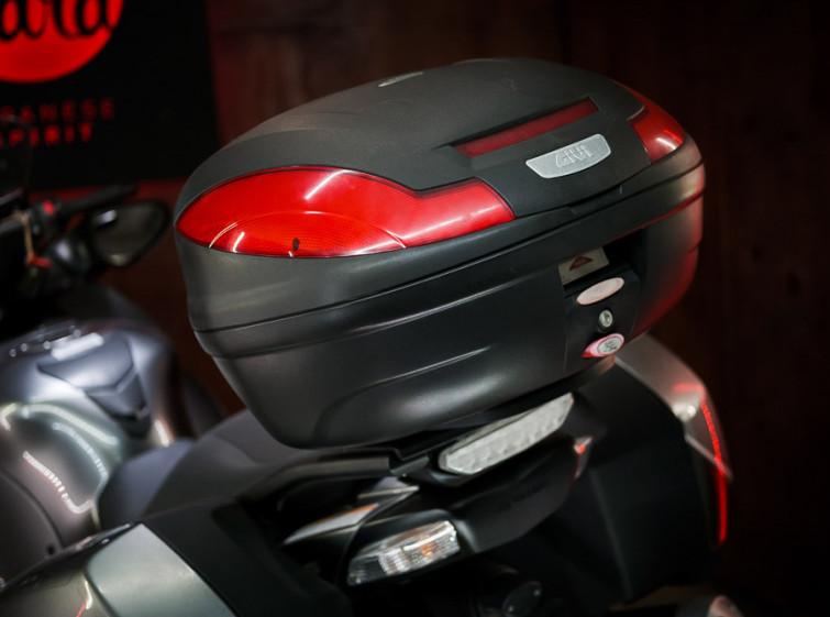 Мотоцикл Kawasaki GTR 1400 Traction ABS 2 Покоління Стан нового з пробігом 15416 км