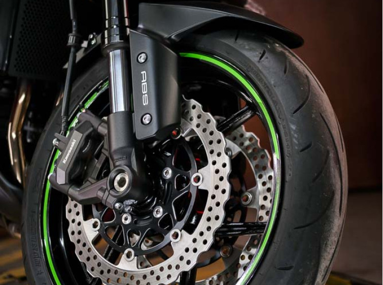 Мотоцикл Kawasaki Ninja Z1000 ABS Traction Состояние нового с пробегом 10909 км