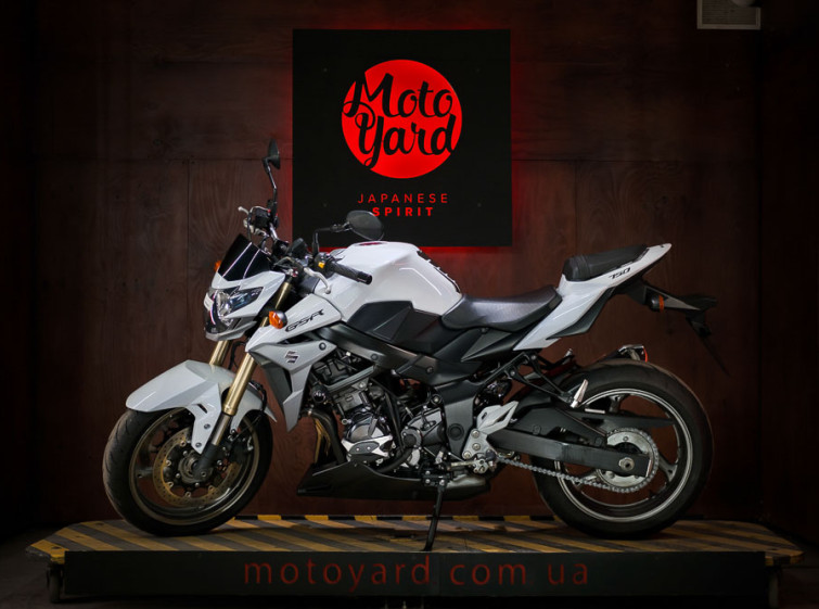 Мотоцикл Suzuki GSR 750 ABS Состояние нового с пробегом 16484 км