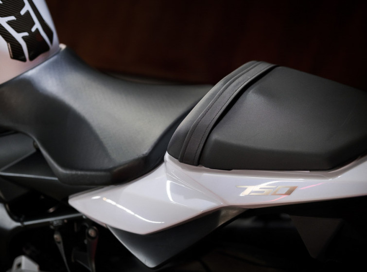 Мотоцикл Suzuki GSR 750 ABS Состояние нового с пробегом 16484 км