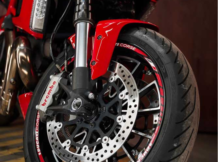 Ducati Diavel ABS Traction Quickshifter з пробігом 9604 км