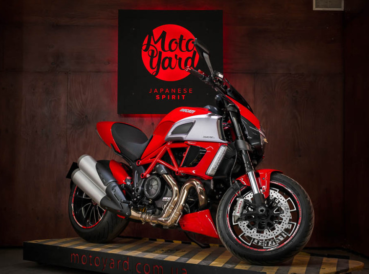 Ducati Diavel ABS Traction Quickshifter з пробігом 9604 км