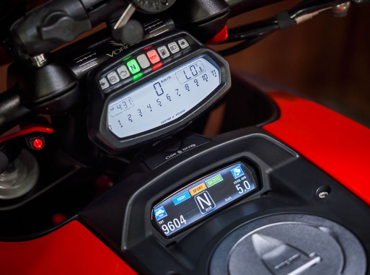 Ducati Diavel ABS Traction Quickshifter з пробігом 9604 км