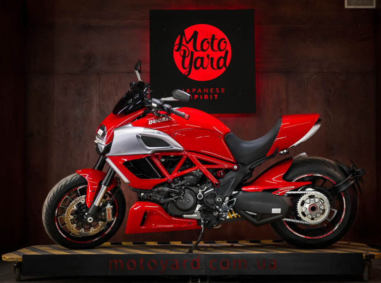 Ducati Diavel ABS Traction Quickshifter з пробігом 9604 км