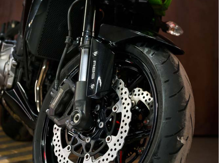 Мотоцикл Kawasaki Z1000 ABS Traction с пробегом 17795 км