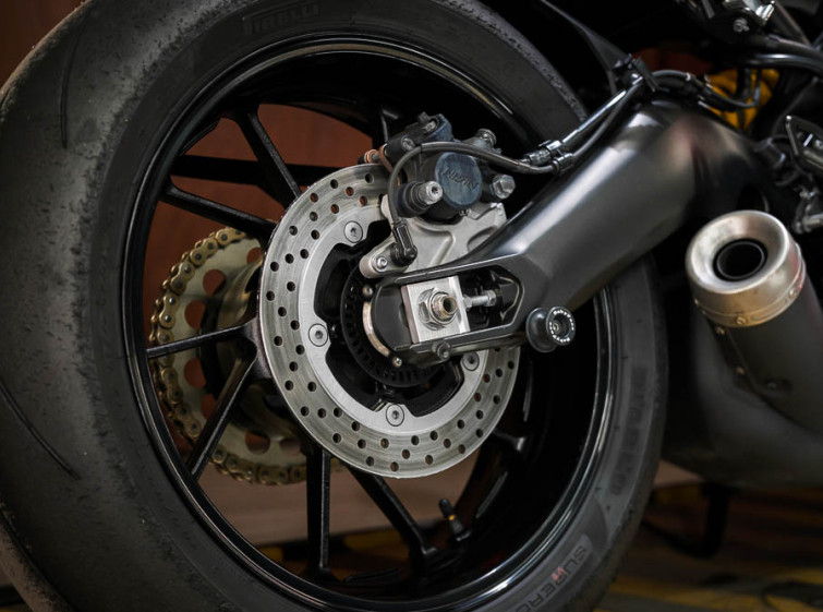 Мотоцикл Yamaha XSR900 ABS Traction Состояние нового Юбилейная версия с пробегом 34739 км