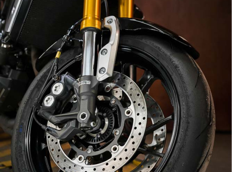 Мотоцикл Yamaha XSR900 ABS Traction Состояние нового Юбилейная версия с пробегом 34739 км