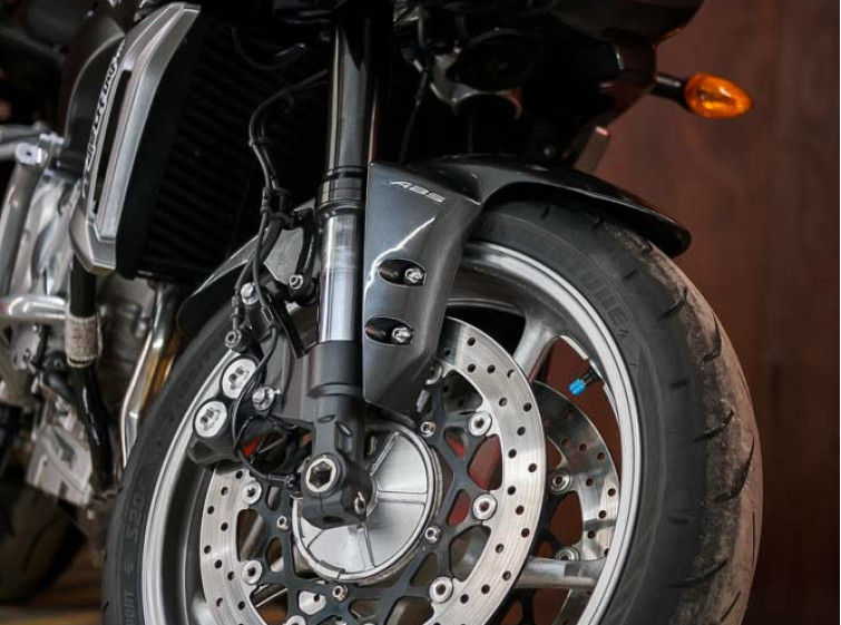 Мотоцикл Yamaha FZ1S ABS Полносильная версия с пробегом 12095 км