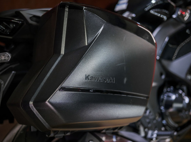 Мотоцикл Kawasaki Ninja Z1000SX ABS Traction Quickshifter з пробігом 2943 км
