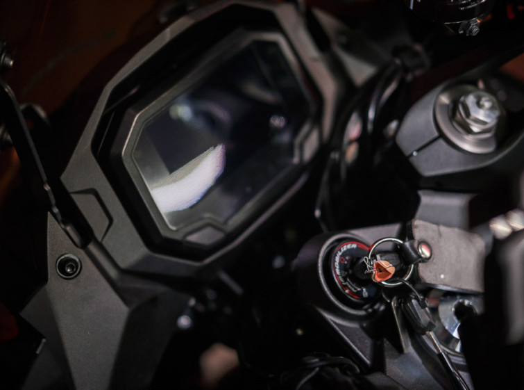 Мотоцикл Kawasaki Ninja Z1000SX ABS Traction Quickshifter з пробігом 2943 км