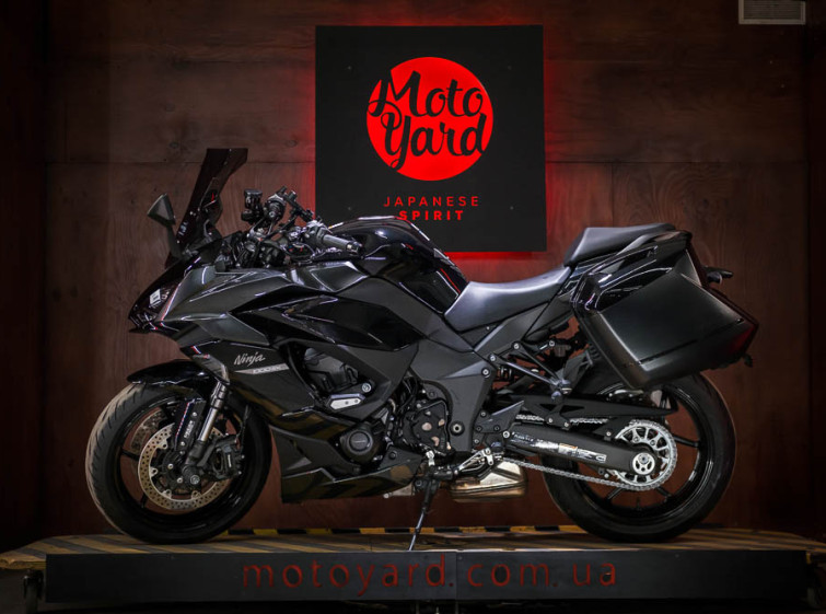 Мотоцикл Kawasaki Ninja Z1000SX ABS Traction Quickshifter з пробігом 2943 км